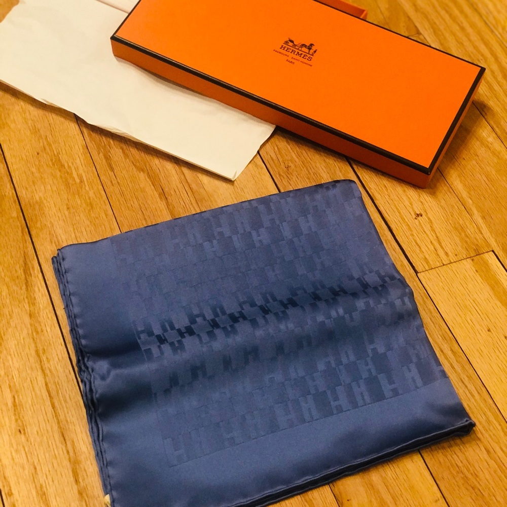 Hermes 45cm scarf